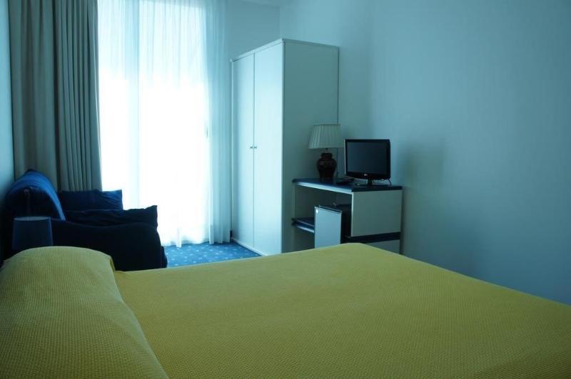 Hotel Myriam Lignano Sabbiadoro Exteriör bild