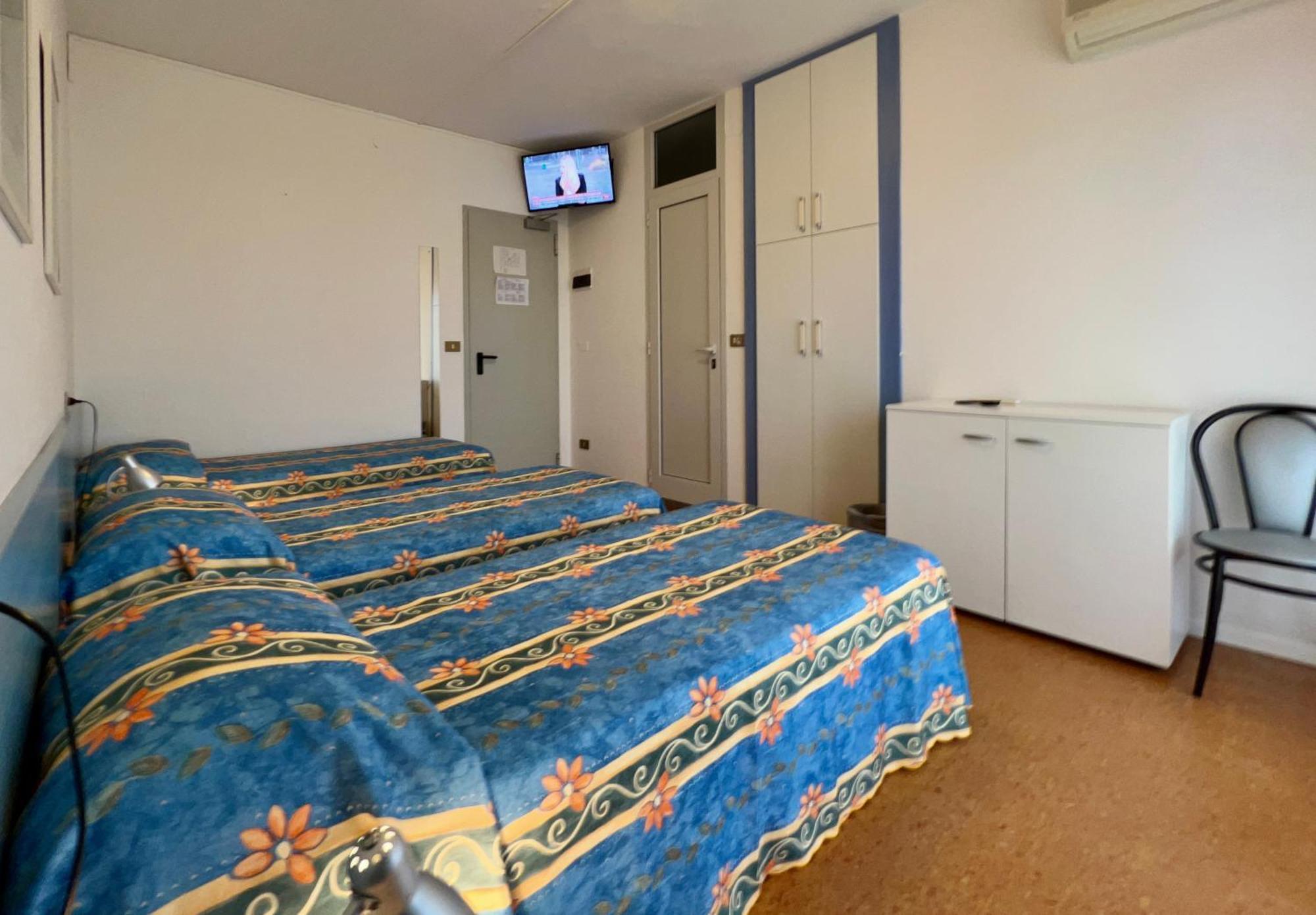 Hotel Myriam Lignano Sabbiadoro Exteriör bild